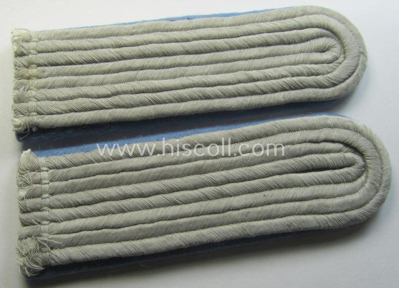 Pair of WH (Heeres), officers'-type shoulderboards: 'Leutnant der Nachschub-Truppen'
