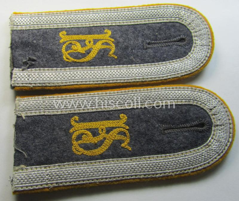 Pair of WH (Luftwaffe) 'cyphered', NCO-type shoulderstraps: 'Uffz. der Flieger o. FJ-Truppen u. Mitglied einer Kriegsschule'