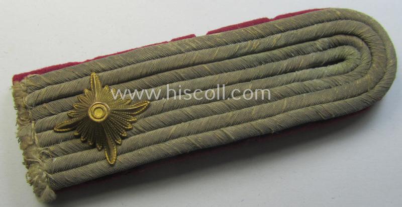 Single, Waffen-SS officers'-pattern shoulderboard as piped in the bordeaux-coloured branchcolour: 'SS-Obersturmführer der Nebelwerfer-Trpn.'