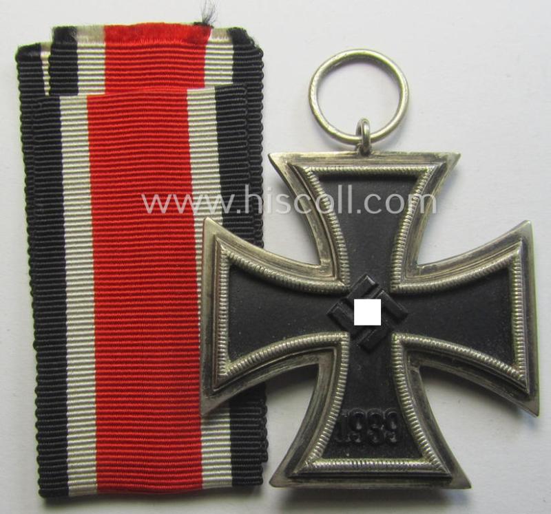 'EK II. Klasse' (or: iron cross 2nd class) being a 'variant'- and/or non-maker-marked specimen of the: 'runder Drei'- (ie. rounded-three-) pattern