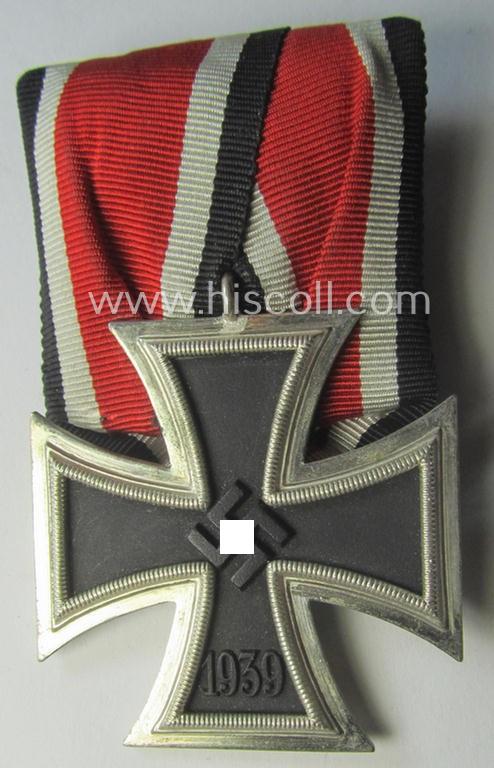 'Einzelspange' (ie. single-pieced medal-bar) showing an Iron Cross 2nd class (or: 'Eisernes Kreuz 2. Klasse') by a (by me) unidentified maker