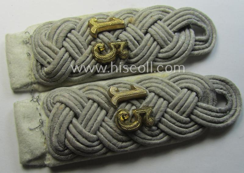 Pair of WH (Heeres) 'cyphered', officers'-pattern shoulderboards: 'Major des Infanterie-Rgts. 15'