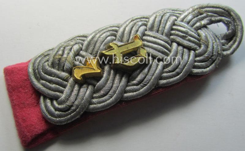 Single, WH (Heeres) 'cyphered', officers'-type shoulderboard: 'Major des Panzerjäger-Rgts. 7'