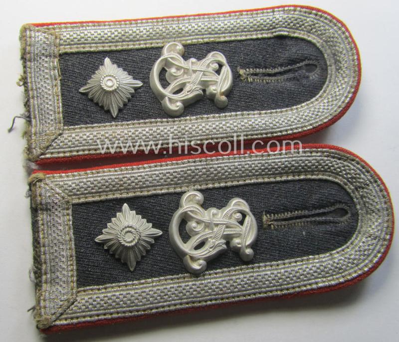 Pair of WH (Luftwaffe) 'cyphered' NCO-type shoulderstraps: 'Feldwebel der Flak-Artillerie-Trpn. u. Mitglied einer Flak-Artillerieschule'