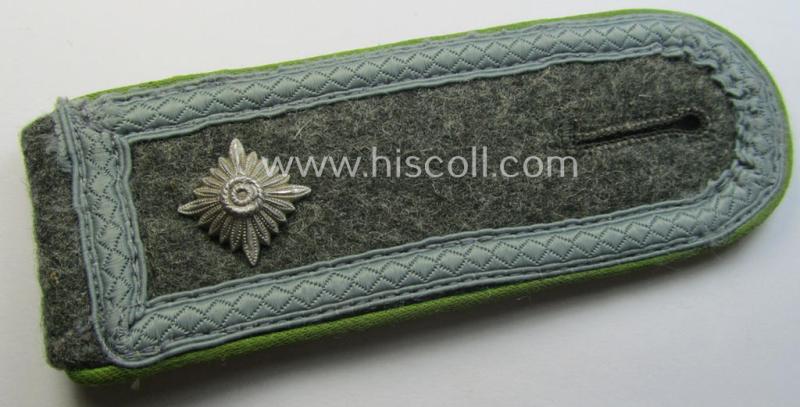 Single, WH (Heeres) early- (ie. mid-) war-period- (ie. 'M40- o. M43'-pattern) NCO-type shoulderstrap: 'Fwbl. der Panzer-Grenadier-Trpn.'