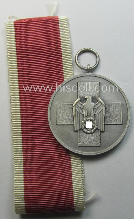 'Deutsche Volkspflege'-medal being a non-maker-marked example