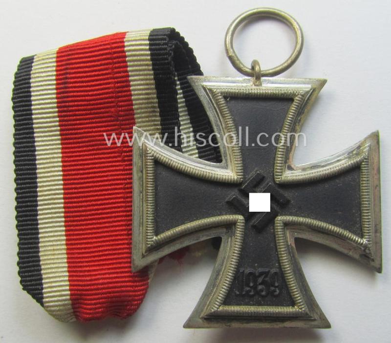 'Eisernes Kreuz II. Klasse' being a (typical) non-maker-marked example by a (by me) unidentified maker (ie. 'Hersteller')