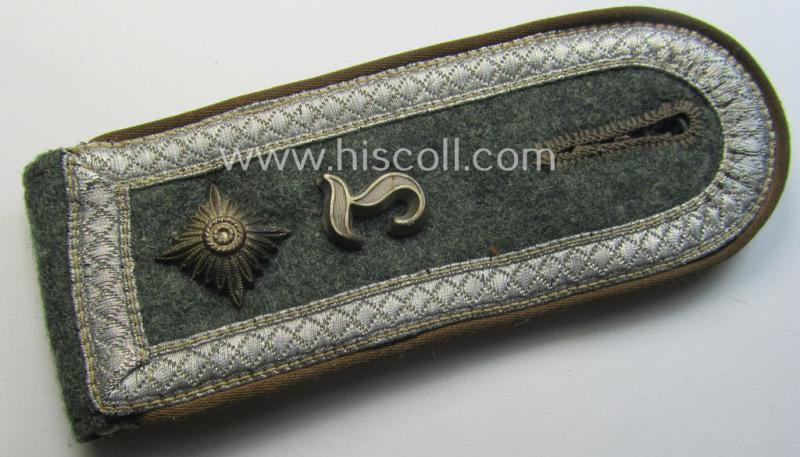 Single, WH (Heeres) NCO-type shoulderstrap: 'Fwbl. u. Mitglied eines Lehr-Krads.btls. der Pz.Div. u. Inf.Div. (mot)'