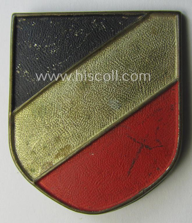 WH (Heeres, LW etc.): 'DAK' (ie. 'Deutsches Afrikakorps') 'Buntmetall'-based so-called: 'pith-helmet-shield (being a non-maker-marked example)