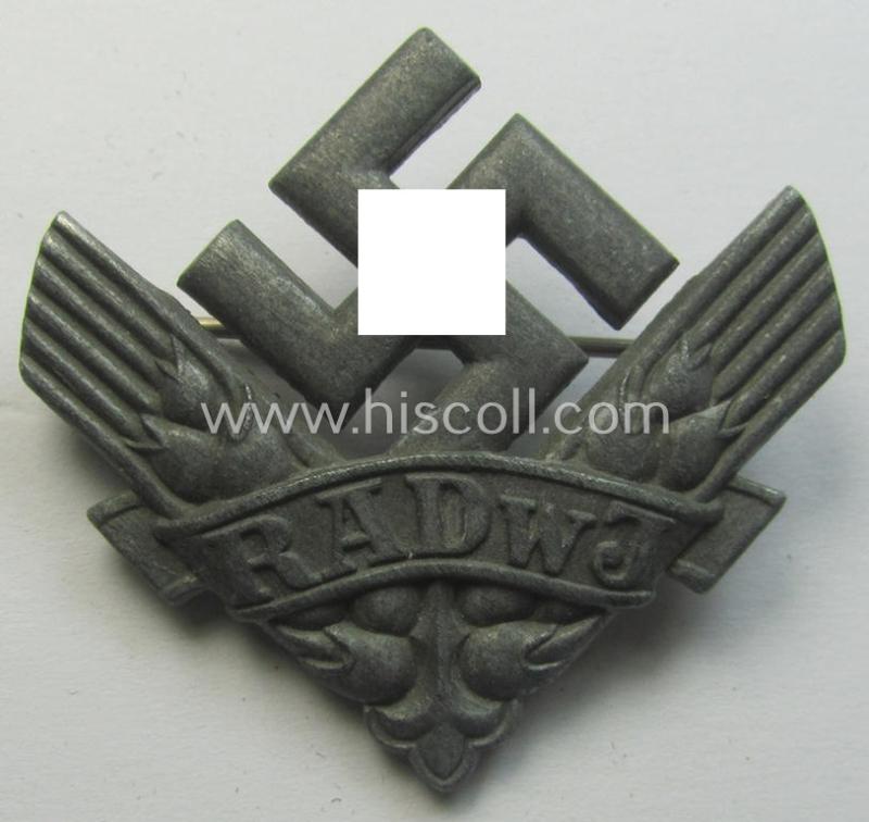 'Reichsarbeitsdienst der weiblichen Jugend' (or: RADwJ) lapel-pin (ie. 'brooch' or: 'Brosche'): 'Brosche für Kriegshilfsdienst'
