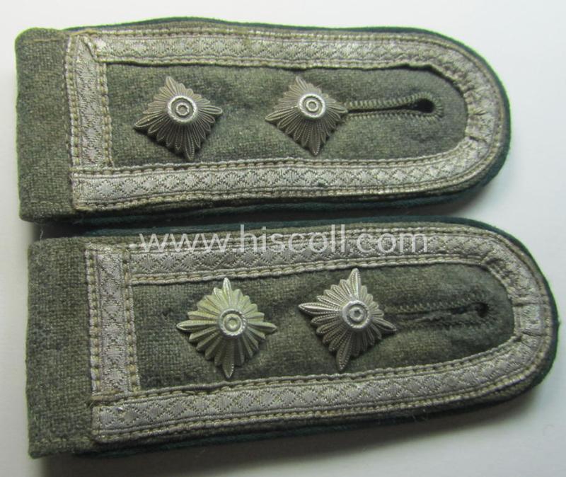 Pair of WH (Heeres) NCO-type (ie. 'M40- o. M43'-pattern) shoulderstraps: 'Oberfeldwebel eines Gebirgsjäger- o. Jäger-Rgts.'