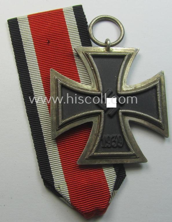 'Eisernes Kreuz II. Klasse' being a (typical) non-maker-marked example by a (by me) unidentified maker (ie. 'Hersteller')