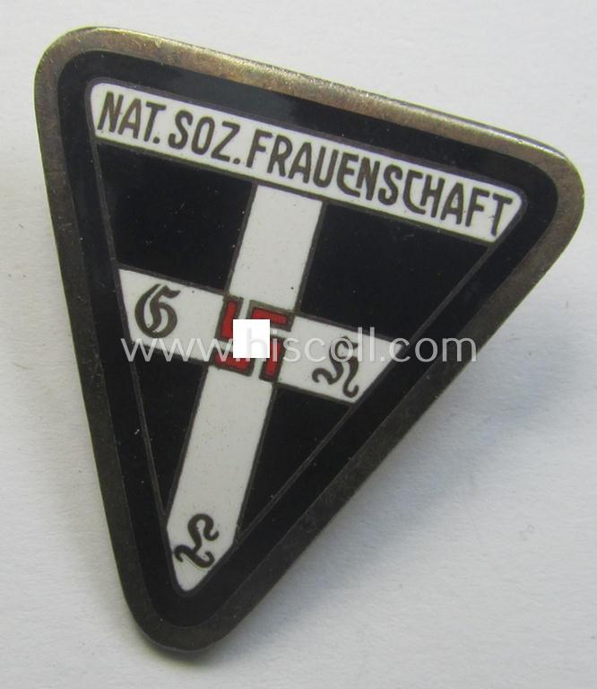 'NS-Frauenschaft'- (ie. NSF-) membership-badge (ie. 'Mitgliedsabzeichen') as was specifically intended for a: 'Frauenschaftsleiterin der Kreisleitung' (that shows an: 'RzM 63'-designation)