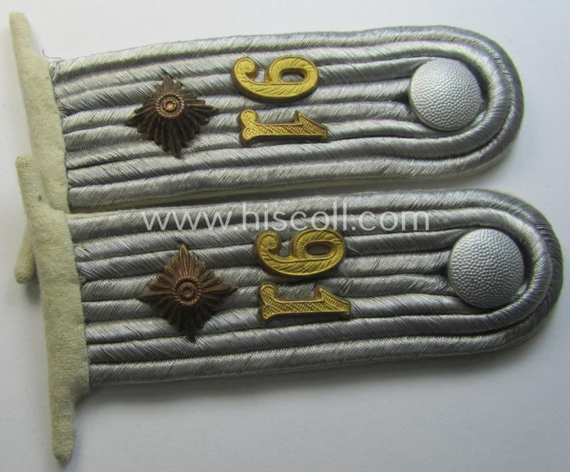 WH (Heeres), 'cyphered' officers'-type shoulderboard-pair (that comes mounted on its unsually seen: 'Auf der Steg'-mounting!) as was intended for an: 'Oberleutnant des Infanterie-Rgts. 91'
