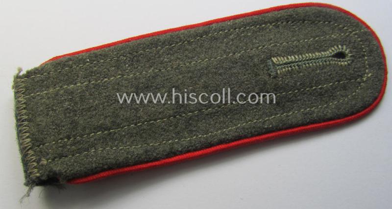 Single, WH (Heeres) later-war period- (ie. 'simplified'- ie. 'M44-'-pattern-) EM-type shoulderstrap: 'Soldat der (Sturm)Artillerie-Trpn.'