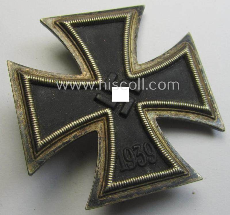 'Eisernes Kreuz 1. Klasse' (or: Iron Cross 1st class) being a neatly maker- (ie. 'L/11'-) marked example as was produced by the (desirable!) 'Hersteller' (ie. maker): 'Wilhelm Deumer'