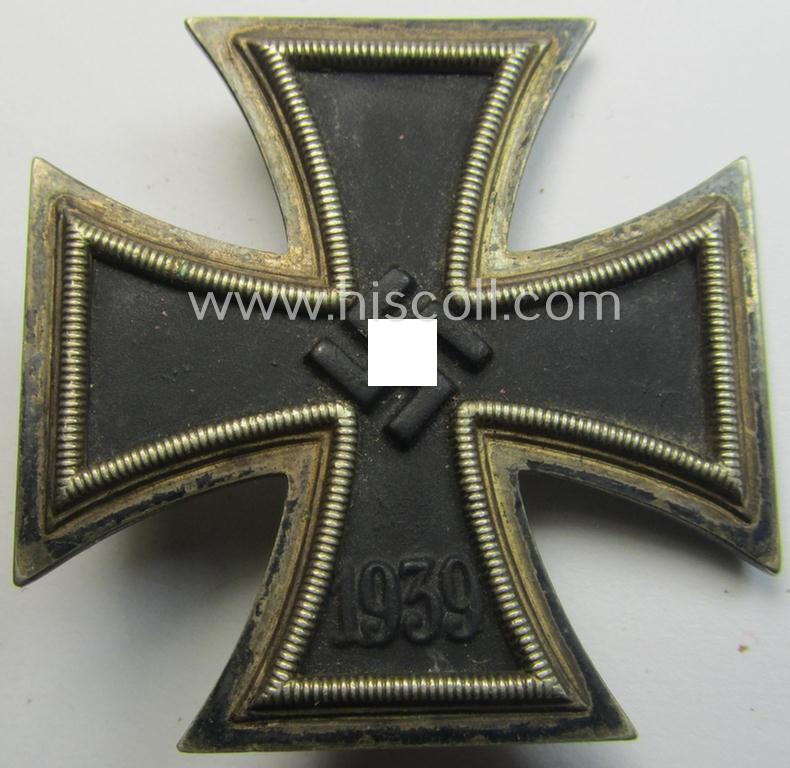 'Eisernes Kreuz 1. Klasse' (or: Iron Cross 1st class) being a neatly maker- (ie. 'L/11'-) marked example as was produced by the (desirable!) 'Hersteller' (ie. maker): 'Wilhelm Deumer'