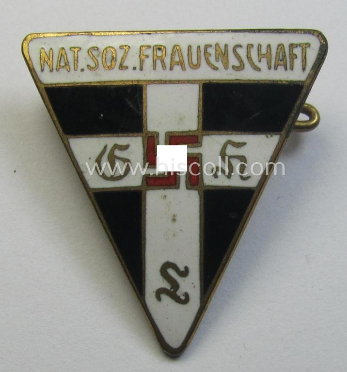 'NS-Frauenschaft'-membership-badge (ie. 'Mitgliedsabzeichen') being a medium- (ie. 27-mm.-) sized example of the fourth pattern that shows a clearly present: 'RzM 75'-makers'-designation
