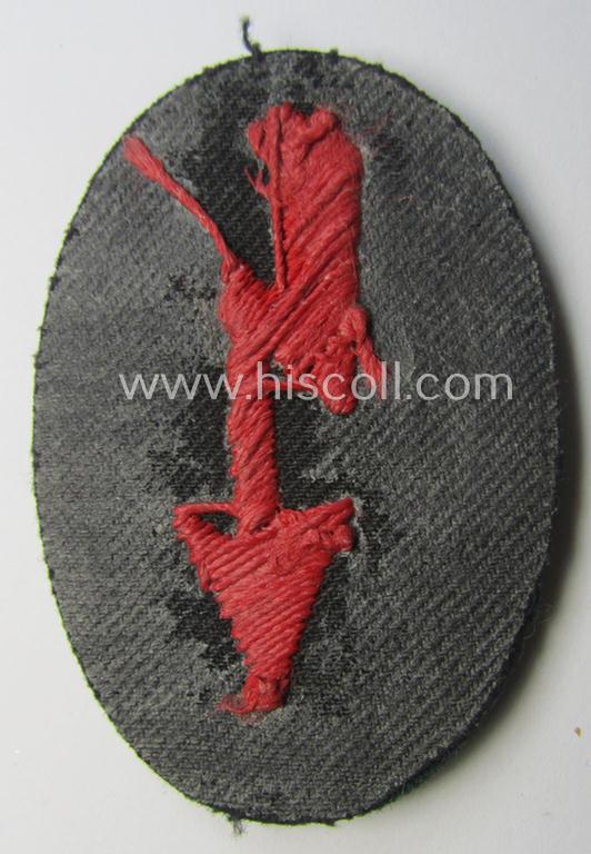 WH (Heeres) trade- and/or special-career insignia ie. hand-embroidered signal-blitz: 'Artillerie-Trpn.'