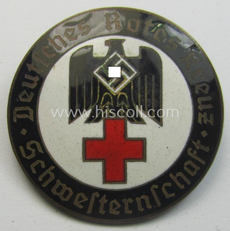 DRK nurses'-badge entitled: 'Schwesternschaft' being a medium-sized version showing a bearers'-number: ('957') and/or makers'-mark ('A. Stübbe - Berlin')