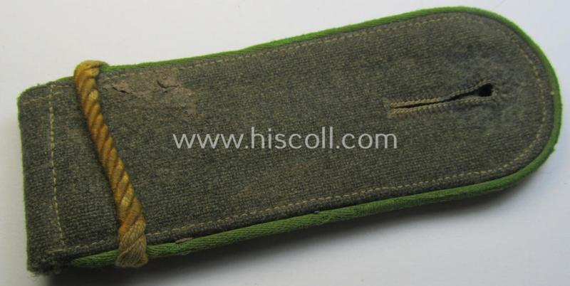 Single, WH (Heeres) early- (ie. mid-) war-period- (ie. 'M40- o. M43'-pattern) EM-type shoulderstrap: 'Soldat der Panzer-Grenadier-Trpn.' (that comes with a golden-yellow-toned regimental-indicator 'Lasche')