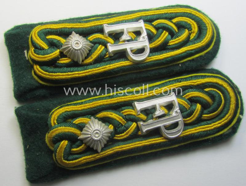 Pair of WH (Heeres) neatly 'cyphered', NCO-type shoulderboards as intended for a WH (Heeres) 'Feldpost-Betriebsassistent o. Oberschaffner' (being of a rank comparable with an NCO- ie. 'Feldwebel'-rank)
