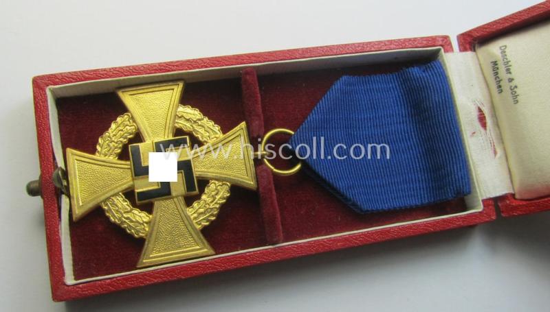 'Treuedienst Ehrenzeichen 1. Klasse' being a neatly maker (ie. '1'-) marked example that comes in its equally maker- (ie. 'Deschler'-) marked etui