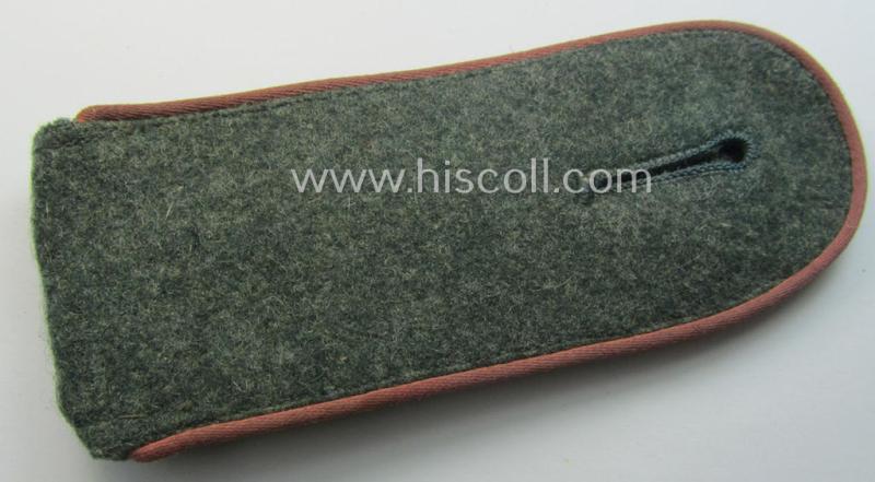 Single, WH (Heeres) 'M40 o. M43'-pattern, EM-type shoulderstrap: 'Soldat eines Pz- o. Panzerjäger-Abtlgs. o. Rgts.'