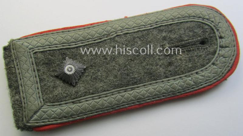 Single, mid- (ie. early-) war-period, WH (Heeres) so-called: 'M40 o. M43'-pattern NCO-type shoulderstrap as was intended for - and worn by! - a: 'Wachtmeister eines (Sturm)Artillerie-Rgts.'
