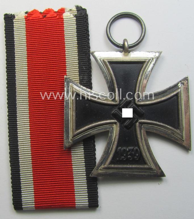 'Eisernes Kreuz II. Klasse' being a (typical) non-maker-marked example by a (by me) unidentified maker (ie. 'Hersteller')