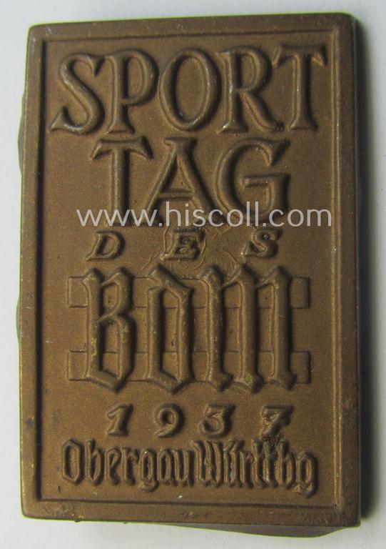 HJ/BDM (ie. 'Hitlerjugend' or: 'Bund Deutscher Mädel') day-badge (ie. 'tinnie' or: 'Veranstaltungsabzeichen') depicting a 'BDM-Leistungsabzeichen' surrounded by the text: 'Sporttag des BDM 1937'