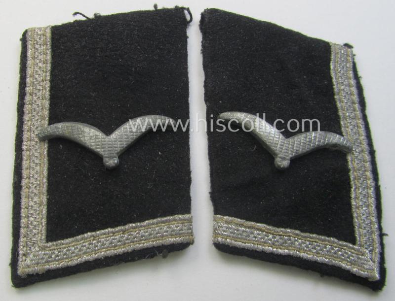 Pair of WH (Luftwaffe) enlisted-mens'- (ie. NCO-type-) collar-patches as intended for a: 'Soldat der Pionier- o. Bau-Truppen' (being of the specific model as intended for the great-coat ie. 'Mantel')