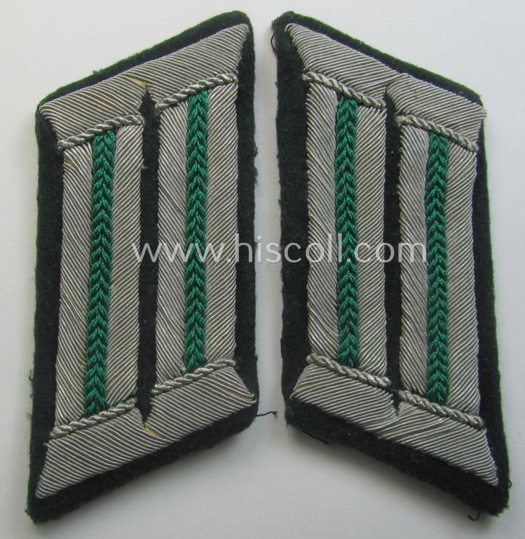 Fully matching - and clearly worn! - pair of WH (Heeres) collar-tabs (ie. 'Kragenspiegel für Offiziere') as piped in the desirable green- (ie. 'grüner'-) coloured branchcolour as was intended for an: 'Offizier eines Jäger- o. Gebirgsjäger-Rgts.'