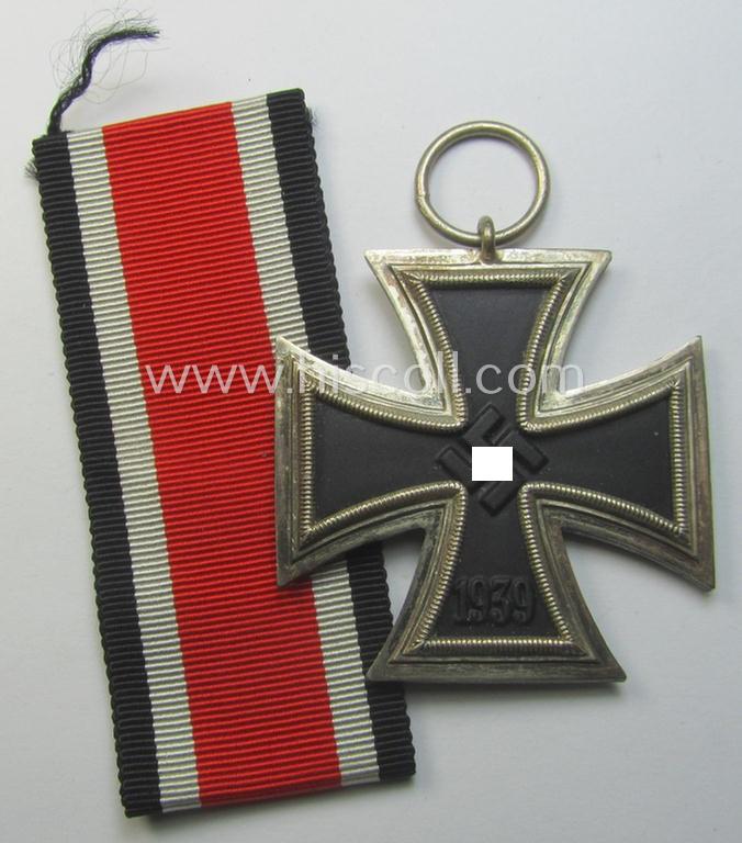 'Eisernes Kreuz II. Klasse' being a (typical) non-maker-marked example by a (by me) unidentified maker (ie. 'Hersteller')