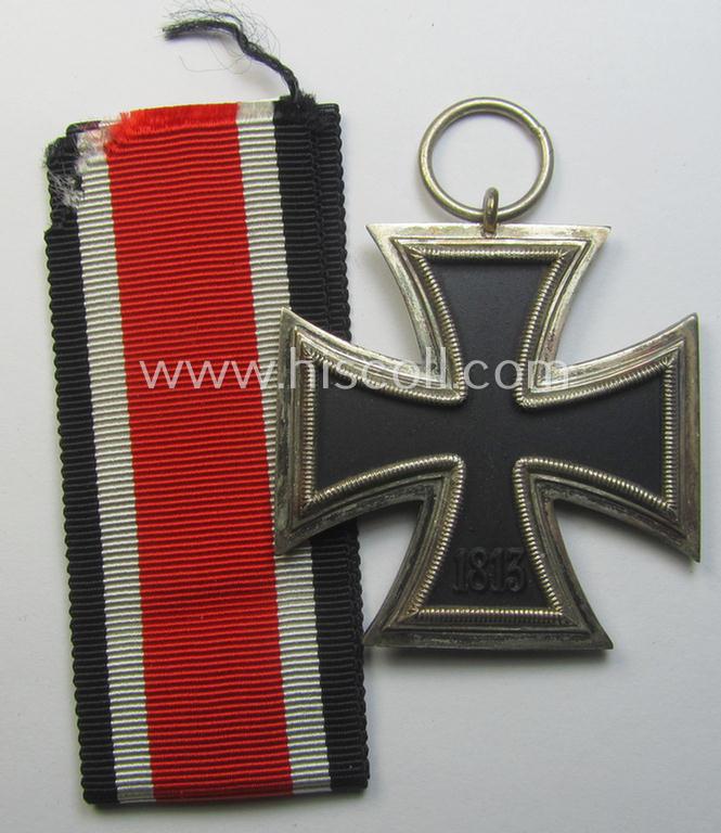 'Eisernes Kreuz II. Klasse' being a (typical) non-maker-marked example by a (by me) unidentified maker (ie. 'Hersteller')