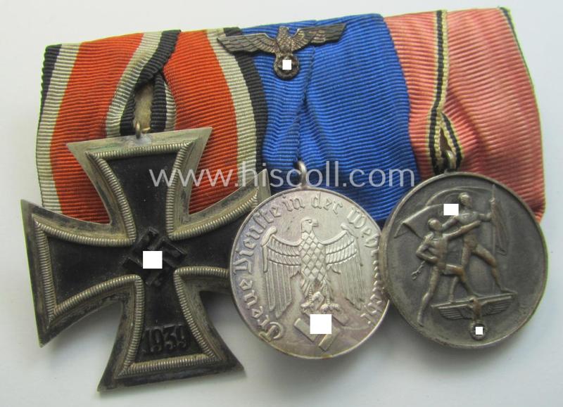 3-pieced WH (Heeres o. KM etc.) medal-bar (ie.: 'Ordenspange') resp. showing an: 'EKII. Kl.', a: 'WH-DA 4. St.' and an Austrian 'Anschluss'-medal