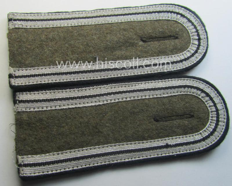 Pair of RAD (ie. 'Reichsarbeitsdienst') NCO-type shoulderstraps (being of the 2nd pattern as used in the period between 1936-41) as was intended for an: 'RAD-Truppführer' (comparable with an: 'Uffz.'-rank)