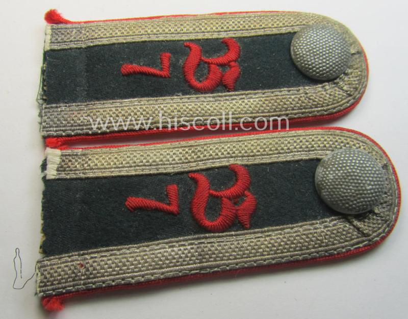 Pair of early- (ie. pre-) war-period, WH (Heeres) 'M36'- (ie. 'M40'-) pattern 'cyphered' NCO-type shoulderstraps as intended for an: 'Uffz. u. Mitglied des Art.-Beo.-Abts. 7'