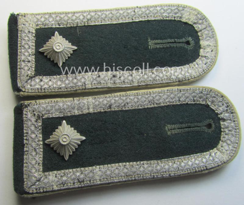 Pair of WH (Heeres) NCO-type shoulderstraps: 'Feldwebel der Infanterie-Trpn.'