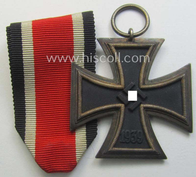 'Eisernes Kreuz II. Klasse' being a (typical) non-maker-marked example by a (by me) unidentified maker (ie. 'Hersteller')