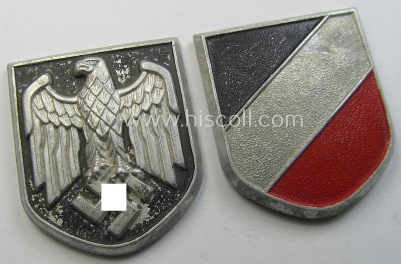 WH (Heeres) tropical- (ie. 'DAK'- or: 'Deutsches Afrikakorps'-) related- and/or aluminium-based, eagle-'pith-helmet'-shield-set comprising of two maker- (ie. 'P&C'-) marked examples