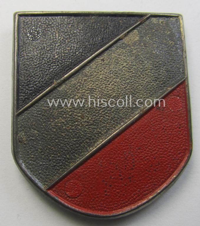 WH (Heeres, LW etc.): 'DAK' (ie. 'Deutsches Afrikakorps') 'Buntmetall'-based so-called: 'pith-helmet-shield (being a non-maker-marked example)