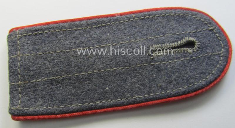 Single - but nevertheless scarcely encountered! - WH (Luftwaffe) later-war period- (ie. 'simplified'- ie. 'M44- o. M45'-pattern-) EM-type shoulderstrap as was intended for a: 'Soldat der Flak-Artillerie-Trpn.'