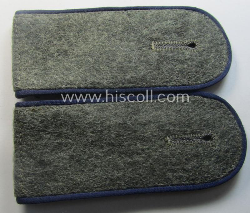 Pair of early-war-period, WH (Heeres), 'M40'- (ie. 'M41'-) pattern, EM-type shoulderstraps as was intended for a: 'Soldat eines Sanitäts-Abtlgs.'