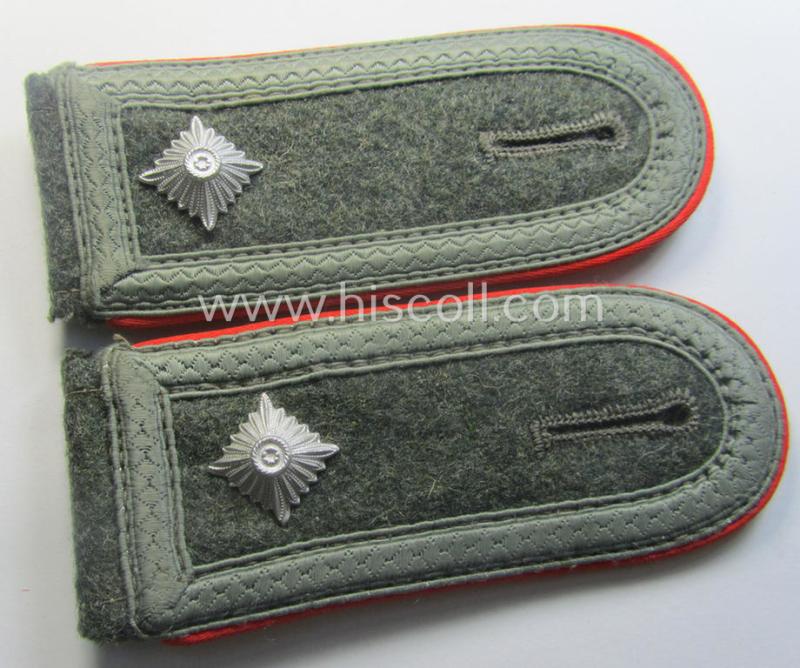 Pair of WH (Heeres) NCO-type shoulderstraps: 'Wachtmeister eines (Sturm)Art.-Abts. o. Rgts.'