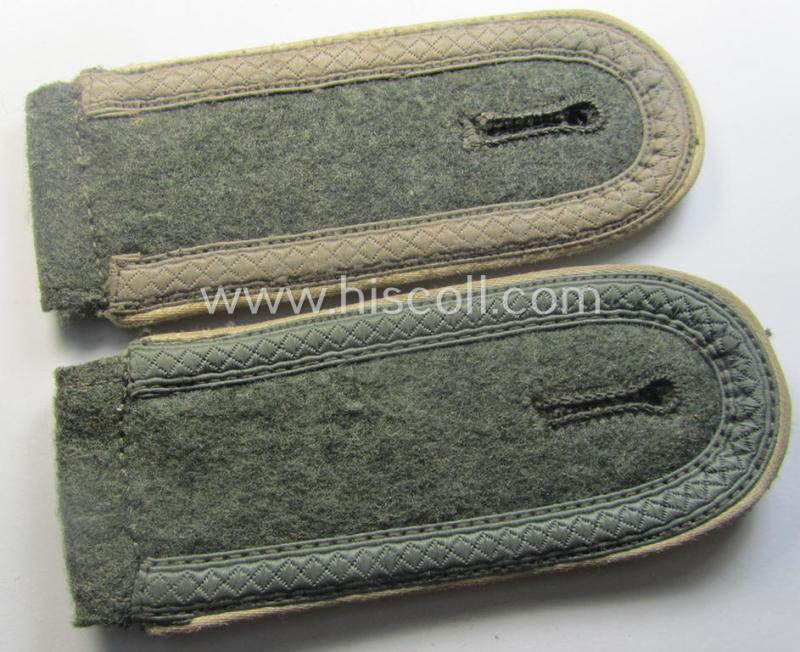 Pair of WH (Heeres) 'M40 o. M43'-pattern NCO-type shoulderstraps: 'Unteroffizier eines Infanterie-Rgts.'