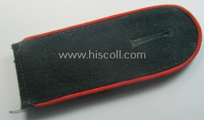 Single, pre- (ie. early-) war-period WH (Heeres) so-called: 'M36 o. 40'-pattern, EM-type shoulderstrap as was intended for - and with certainty worn by! - a: 'Soldat eines (Sturm)Artillerie Abts. o. Rgts.'