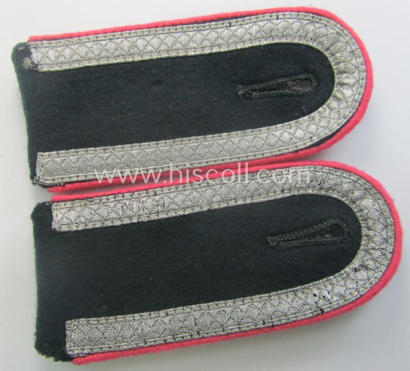 Pair of WH (Heeres), early-war period- (ie. 'M36'- ie. 'M40'-pattern and/or rounded-style) NCO-type shoulderstraps: 'Uffz. eines Panzer- o. Panzerjäger-Rgts. o. Abts.'