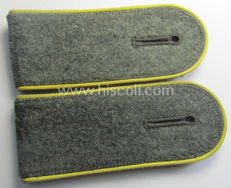 Pair of WH (Heeres) EM-type (ie. 'M40- o. M43'-pattern) shoulderstraps as was intended for usage by a: 'Soldat eines Heeres Nachrichten-Abtgs.'