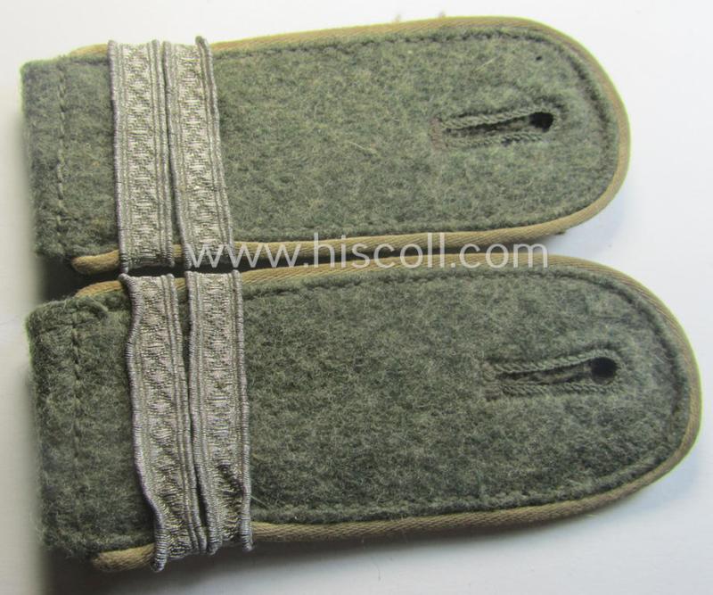 Pair of WH (Heeres), 'M40 o. M43'-pattern EM-type shoulderstraps: 'Soldat u. Offz.-Anwärter u. Mitglied eines Inf.-Rgts.'